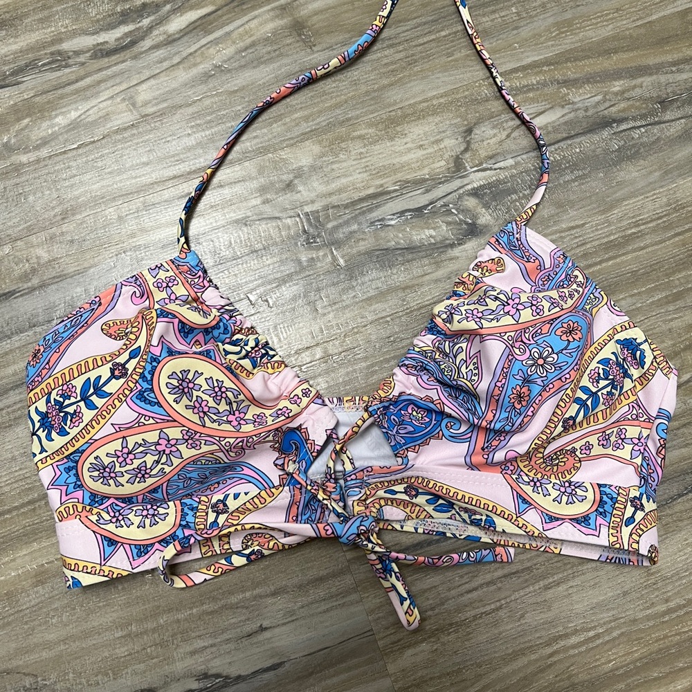 NWOT Halter Bikini Top